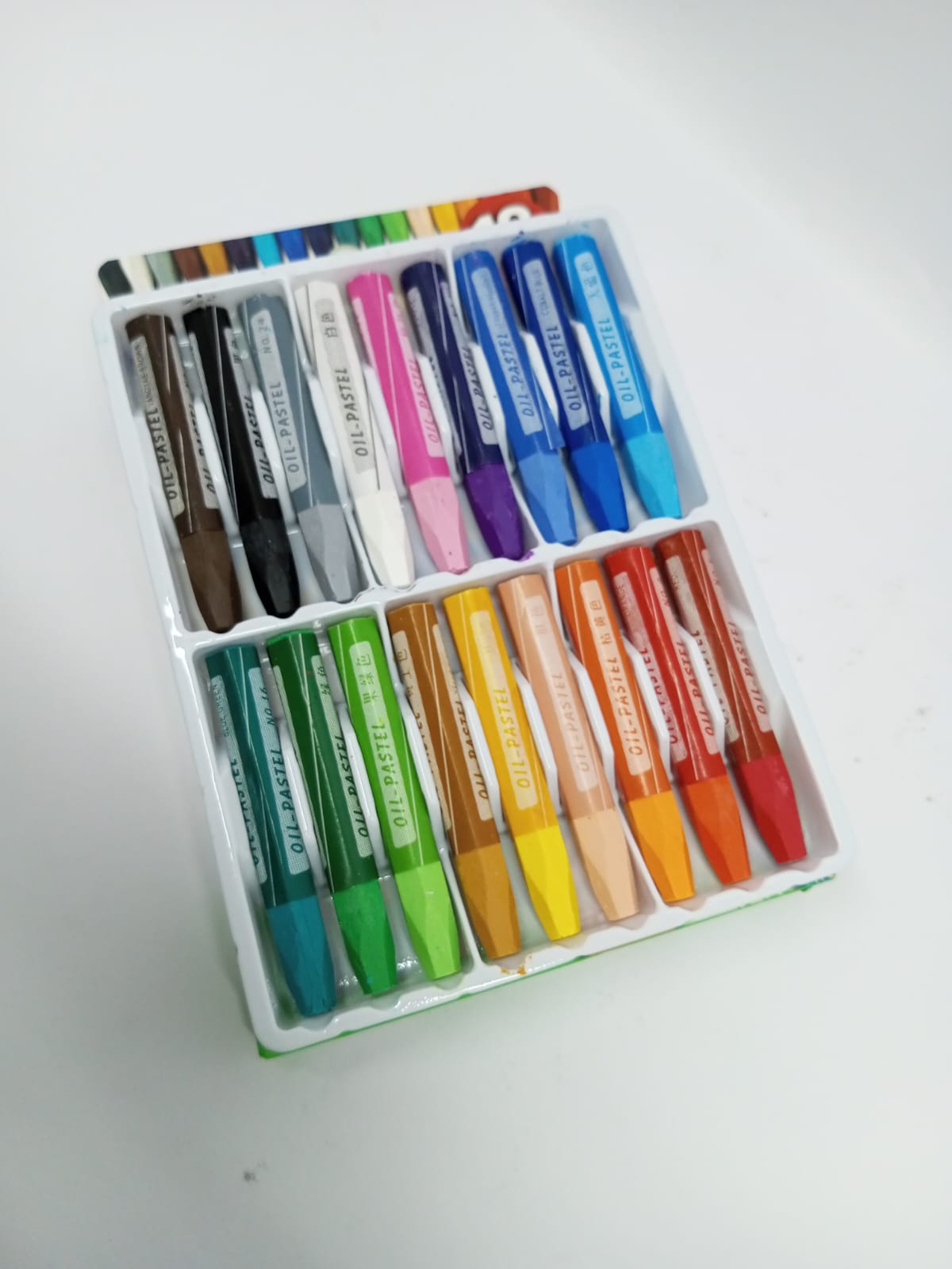 Oil Pastel 18 Colours